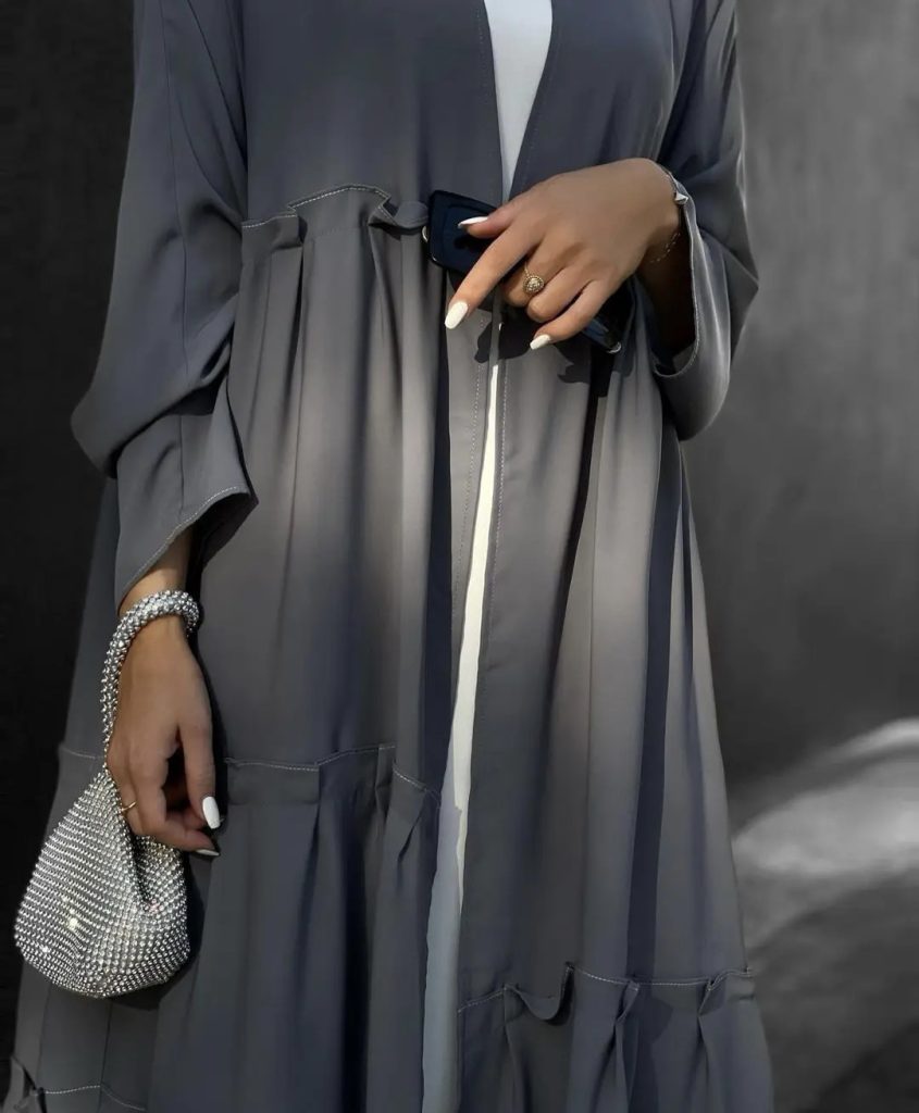 abaya gris volante